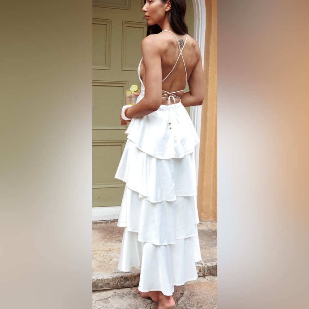 Selfie Leslie Auguste Tiered Frill Strappy Back Dress Ivory - Picture 3 of 9